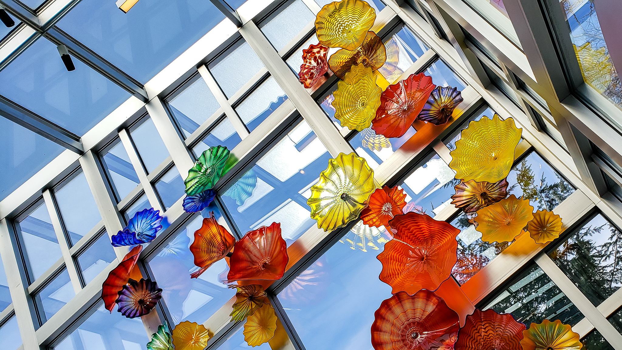 Sunny skies and Chihuly 